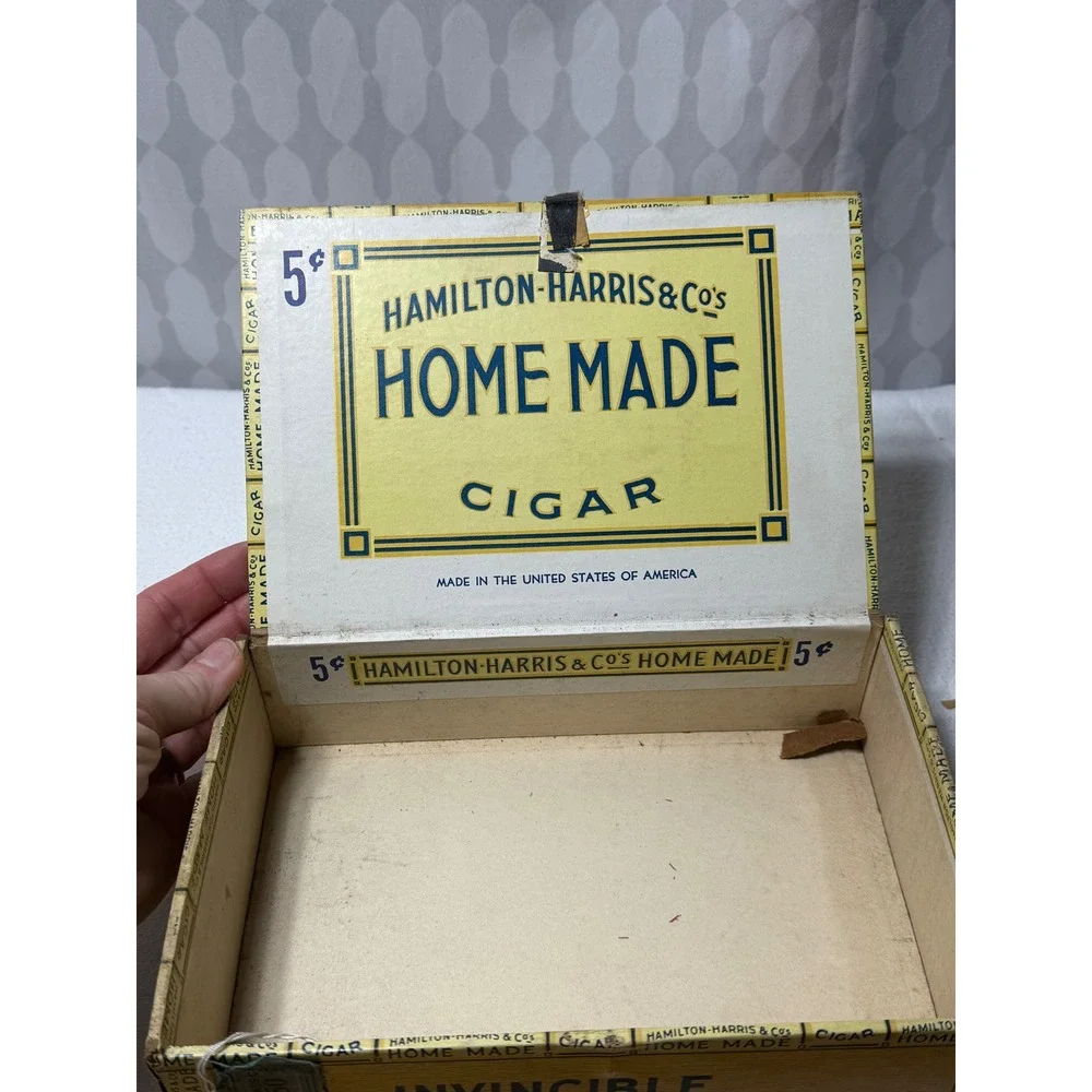 Vintage Hamilton Harris & Co Home Made Cigar Box Invincible Collectible‎ Tin